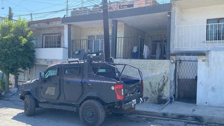 Catea AEI vivienda en Guadalupe; detienen a dos hombres y aseguran droga
