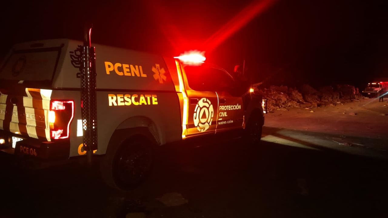 Tras las intensas maniobras, el incendio fue controlado. Por fortuna no se reportaron personas lesionadas. Foto: Protección Civil de Nuevo León.