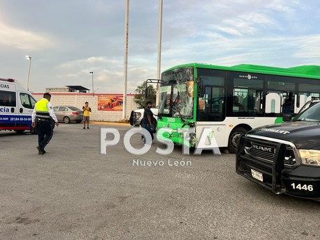 Choque de ruta y transporte de personal deja 14 heridos en Apodaca
