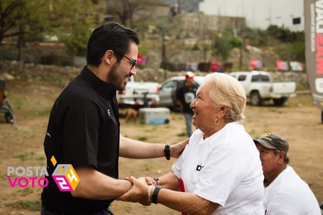 Apoyo a adultos mayores en Santiago: Propuestas de David de la Peña