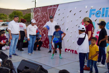 Festejan candidatos de Morena a la niñez de La Paz