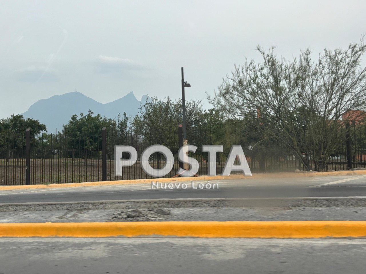 En el reporte del SIMA Nuevo León de las 18:00 horas, 13 de las 15 estaciones que miden la calidad del aire marcaban “mala calidad”. Foto: POSTA.