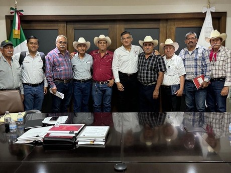 Se reúne Américo Villarreal con productores de sorgo