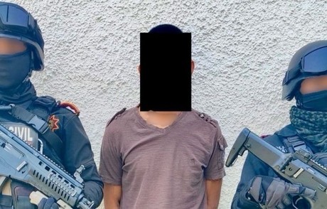 Arrestan a hombre por violencia familiar en Monterrey; estaba armado