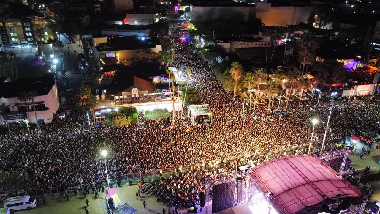 Representación de un evento masivo en La Paz, BCS Carnaval 2024. I Foto: Carnaval La Paz, Facebook.