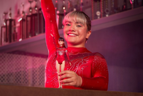 ¡Una Barbie girl! Crean muñeca de la gimnasta mexicana Alexa Moreno