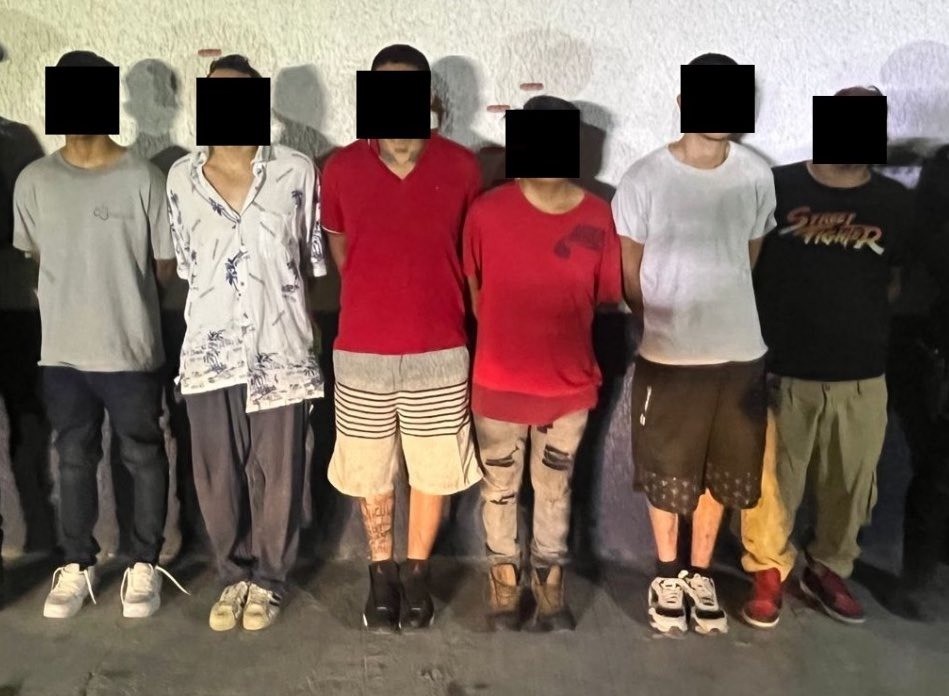 Los seis detenidos por elementos de Fuerza Civil en Apodaca. Foto: X @GpoCoordSegNL.
