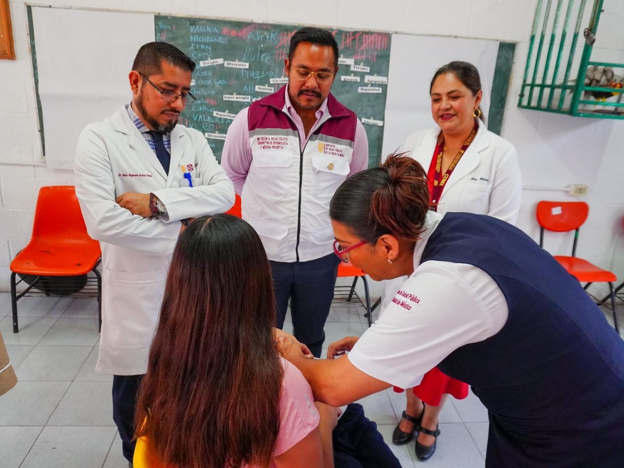 Vacunación en CDMX. Foto: SEDESA
