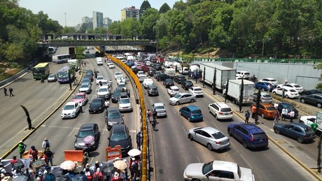 ¡Bloquean Circuito! Integrantes del CNTE colapsan vialidades y movilidad