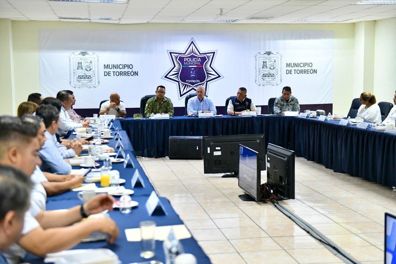 El alcalde Román Cepeda estuvo en la reunión semanal de seguridad. (Fotografía: Gobierno de Torreón)