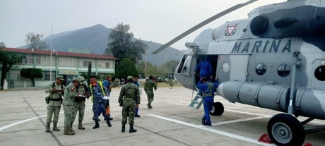 Llega helicóptero de la Marina para combatir Incendio en la Sierra Madre