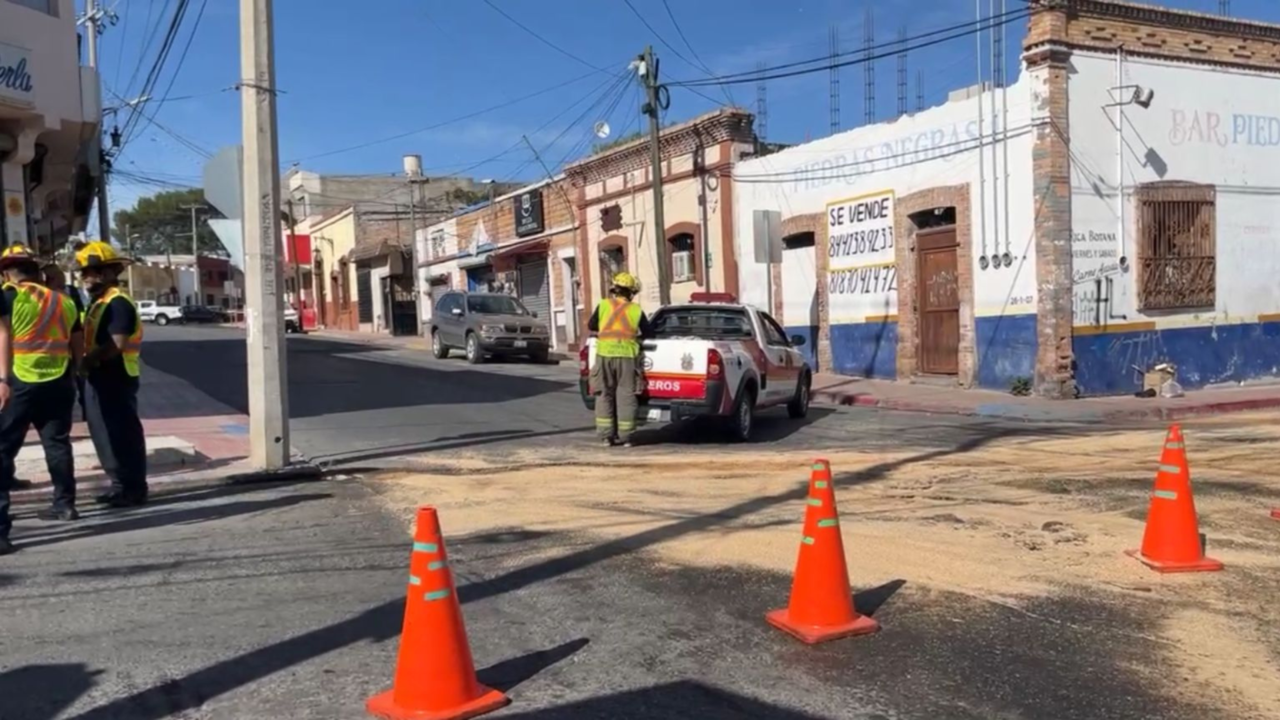 Intersección de las calles Cristóbal Colon y Xicoténcatl con presencia de autoridades municipales abanderando la escena / Foto: Redes Sociales