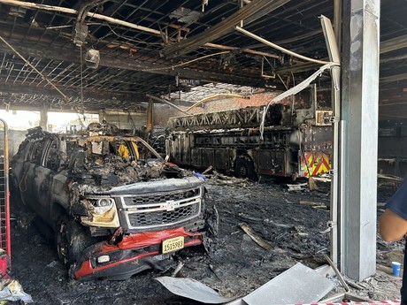 Destruye incendio estación de bomberos en Los Ángeles, California