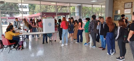 Realizan estudiantes simulacro electoral en universidades de todo el país