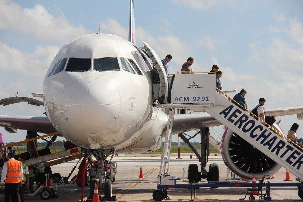 Yucatán vuelve a posicionarse entre los estados con las terminales aéreas que reciben más pasajeros con casi  1.2 millones  de visitantes.- Foto de archivo