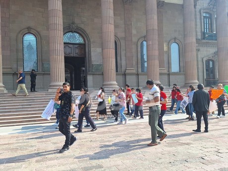 Protestan por malas condiciones de escuela en Guadalupe