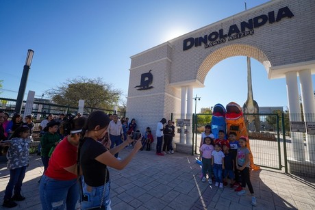 Rehabilitarán 'dinosaurios' de Dinolandia este año en Ramos Arizpe