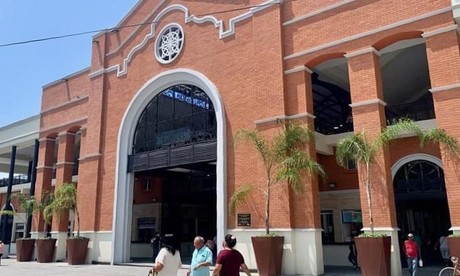 Hartos locatarios del Mercado de Tampico por asignación de nuevos horarios