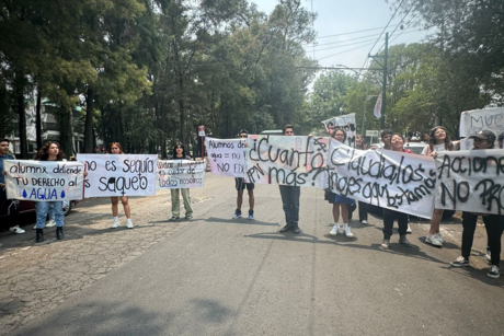 Estudiantes de la UPIEM del IPN bloquean vialidades, exigen instalaciones dignas
