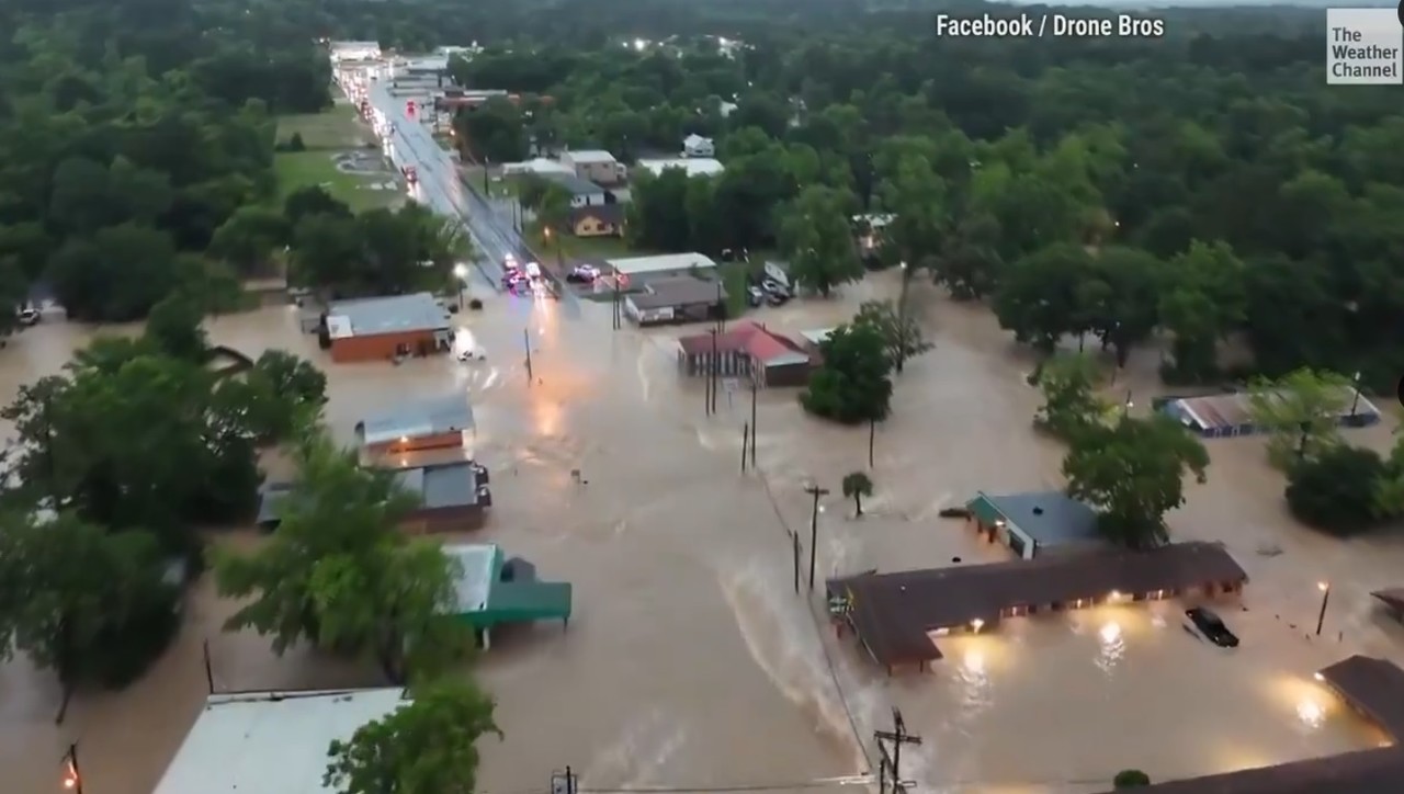 Fuertes lluvias inundaron a Texas. Foto: Drone Bros