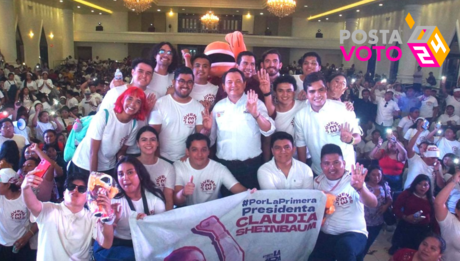 Huacho Díaz Mena refrenda compromiso con la educación de los jóvenes yucatecos