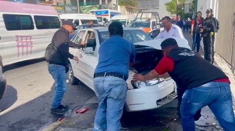 Aparatoso accidente en vía Morelos deja un lesionado en Ecatepec