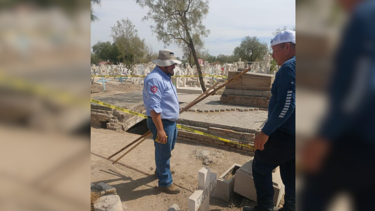 La Dirección de Servicios Públicos también está trabajando en la reparación de tumbas sin tapa. (Fotografía: Gobierno de Torreón)