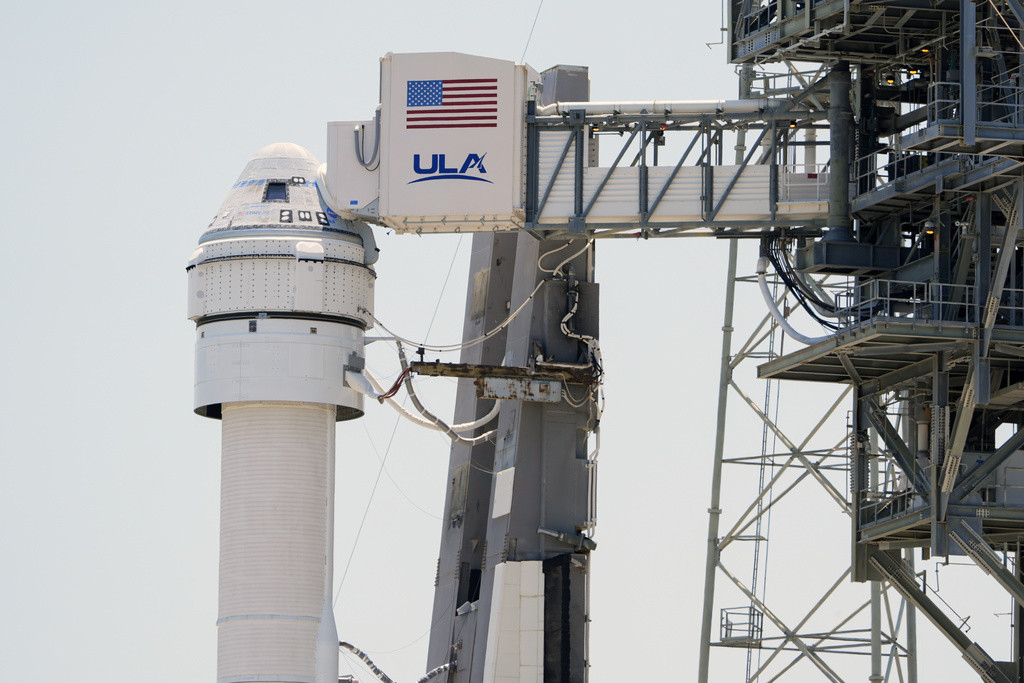 La cápsula Starliner en lo alto del cohete Atlas V en el Complejo de Lanzamiento Espacial 41 de la Estación de la Fuerza Espacial de Cabo Cañaveral, en Florida, el martes 7 de mayo de 2024, un día después de que su misión hacia la Estación Espacial Interna