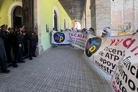Asesores Técnicos Pedagógicos exigen regularización laboral en Yucatán
