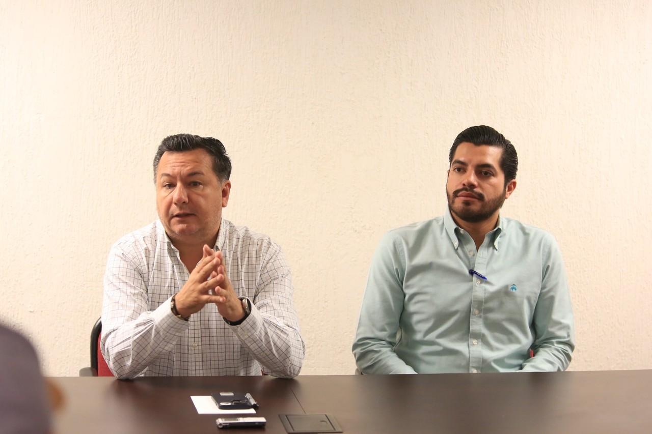 El secretario de Desarrollo Rural y el alcalde de Arteaga encabezaron la reunión. (Fotografía: Gobierno de Coahuila)