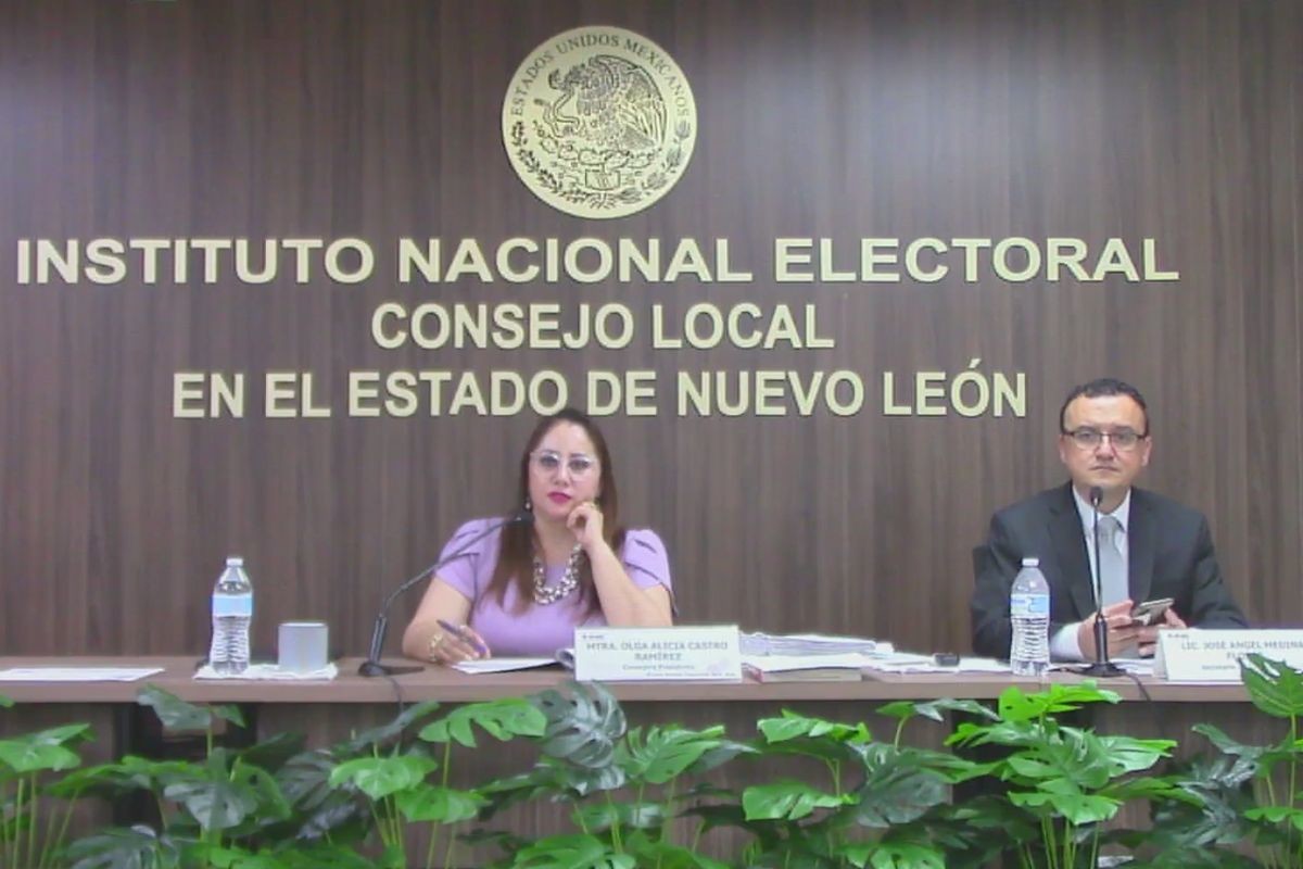 La Vocal Ejecutiva del Instituto Nacional Electoral de Nuevo León, Olga Alicia Castro Ramírez, en rueda de prensa. Foto: Facebook INE Nuevo León