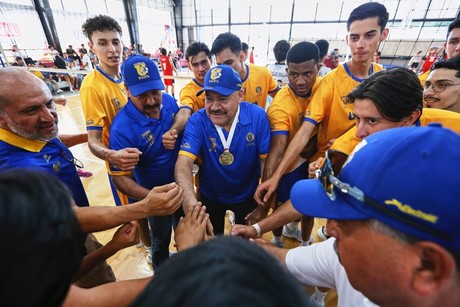 Rector UANL Santos Guzmán López apoya a los Tigres en Aguascalientes