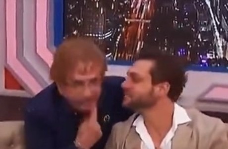 Nicola Porcella y Tony Balardi se besan en la boca (VIDEO)