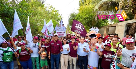 Huacho Díaz Mena continua recorriendo Mérida refrendando su compromiso