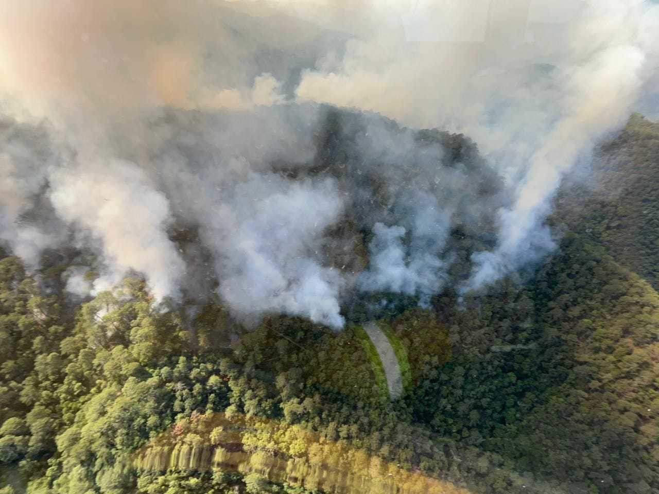 Incendio forestal de la Sierra de Santiago. Foto: Protección Civil Nuevo León