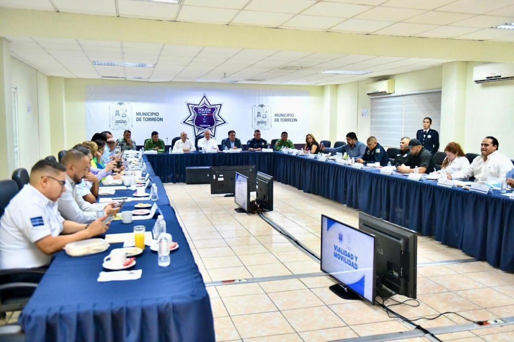 El presidente municipal destacó la importancia de mantener la coordinación entre las dependencias y corporaciones de los tres niveles de gobierno. (Fotografía: Gobierno de Torreón)
