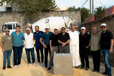 Colocan primera piedra del complejo 'Somos Pádel' en San Pedro