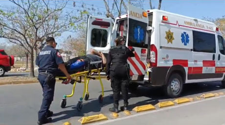 Accidente de moto en la Avenida Fidel Velázquez deja dos heridos