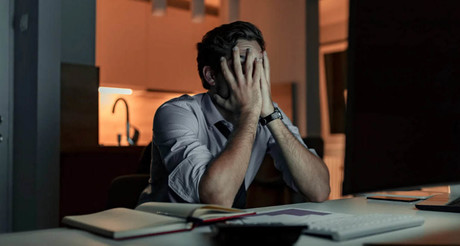 ¿Qué es el Burnout laboral y cuáles son sus síntomas? Te explicamos