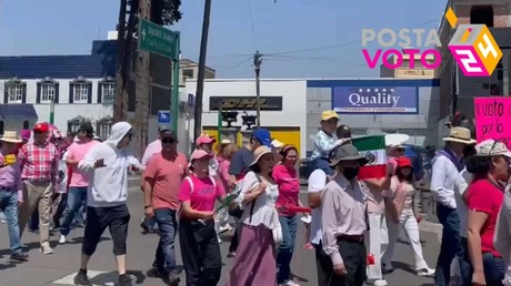 Toma 'Marea Rosa' calles en Toluca (VIDEO)