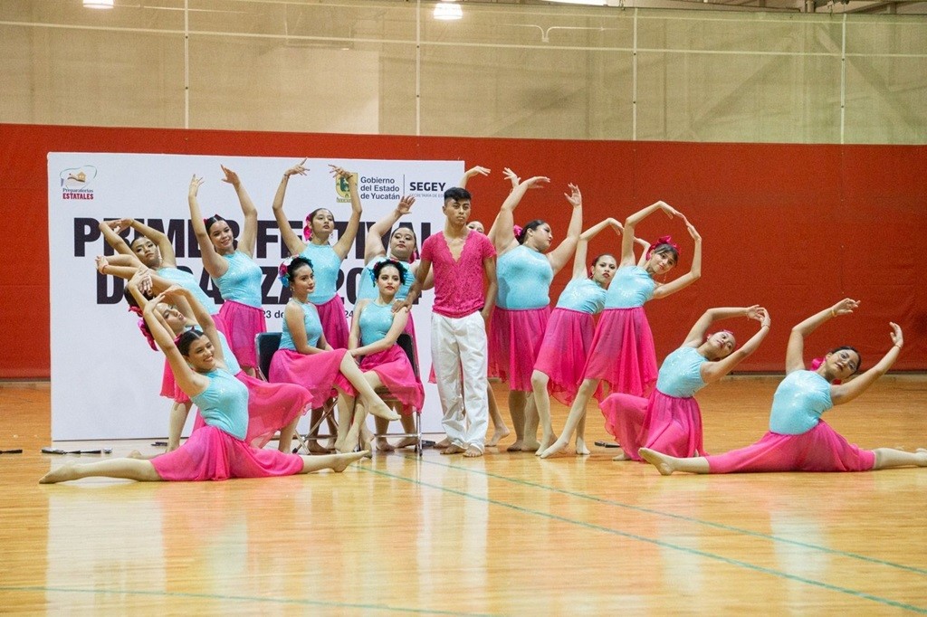 Primer festival de danza de preparatorias estatales. Foto: SEGEY