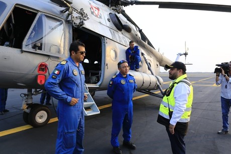 Gestiona gobernador helicóptero para combatir incendio forestal