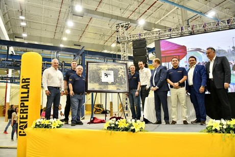 Celebran 25 años de la empresa Caterpillar en Torreón