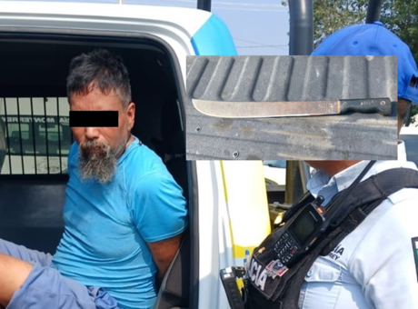 Arrestan a hombre por amenazar con machete a su esposa y vecinos en Monterrey