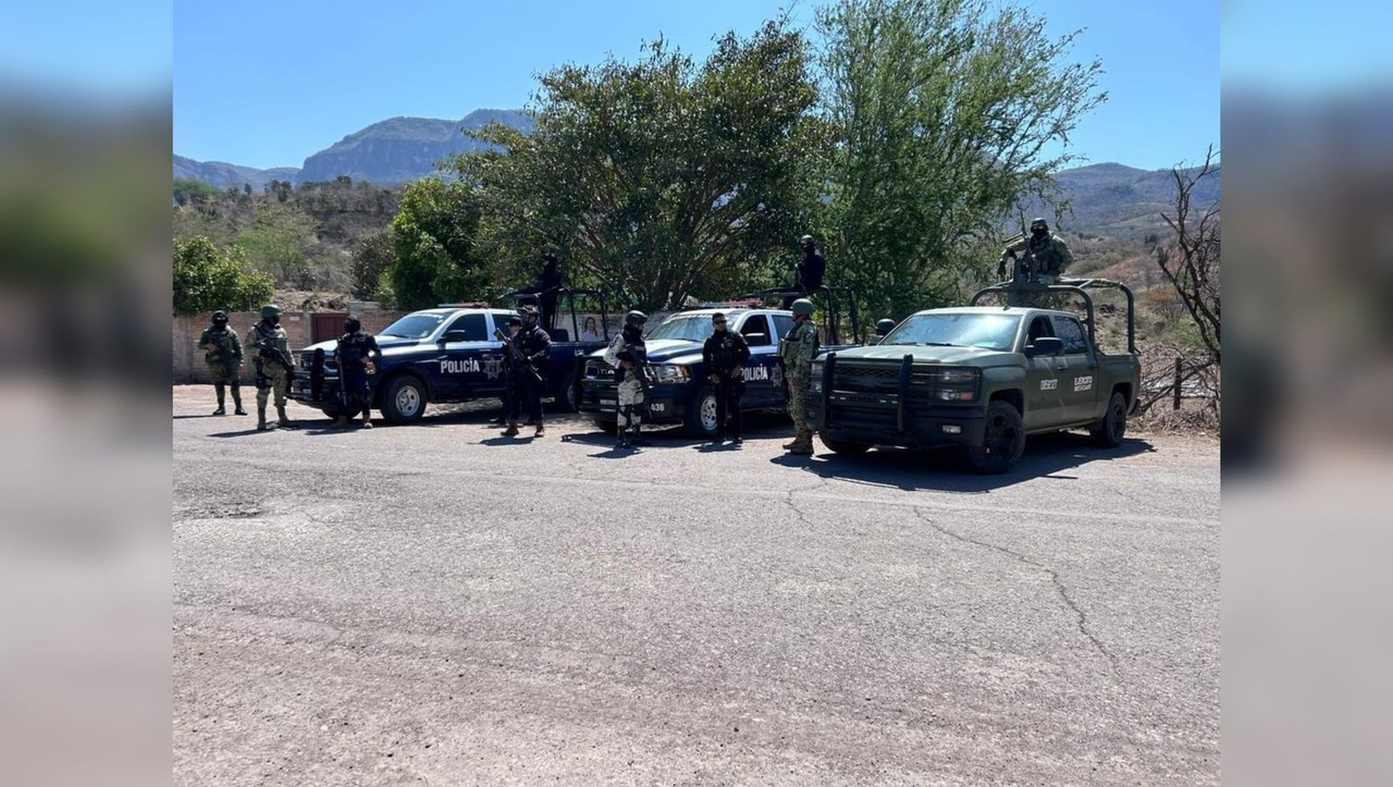 Operativo entre el Ejército Mexicano y la Policía Estatal de Durango. Foto: Facebook SSP Durango.