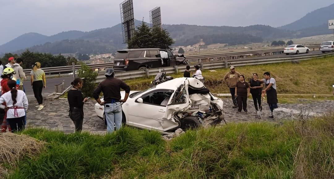 Accidente en la México-Toluca deja un fallecido y un herido grave. Foto: RRSS