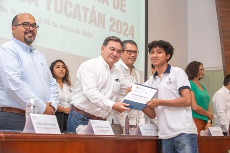 Reconocen a estudiantes que participaron en la Olimpiada Mexicana de Informática