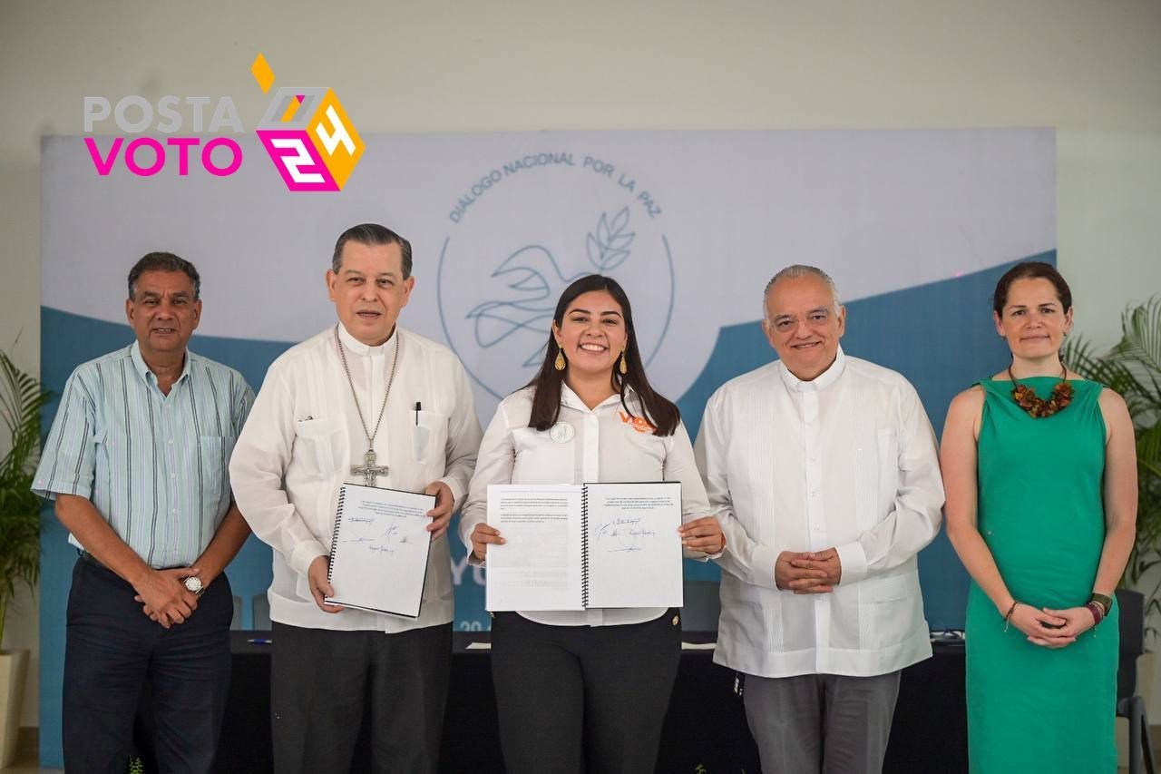 Vida Gómez, candidata a la gubernatura de Yucatán en la firma del Compromiso por la Paz. Foto: Cortesía