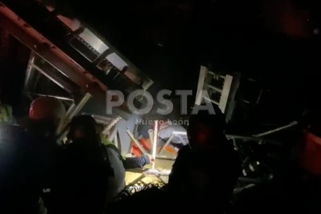 VIDEO: Así auxiliaron ciudadanos y rescatistas a heridos en colapso de escenario
