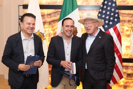 Se reúne Ken Salazar con gobernadores Manolo Jiménez y Esteban Villegas